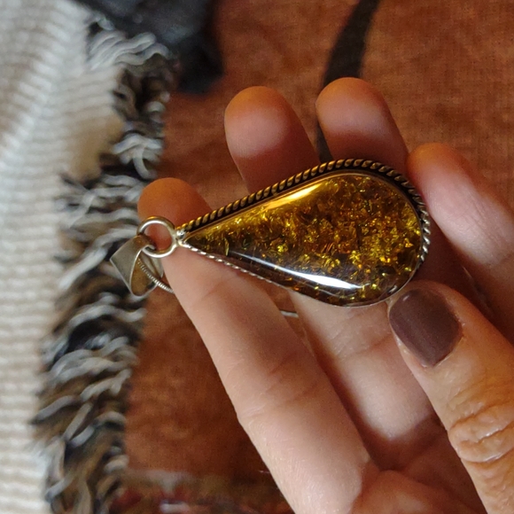 Amber Teardrop Necklace - Picture 4 of 4